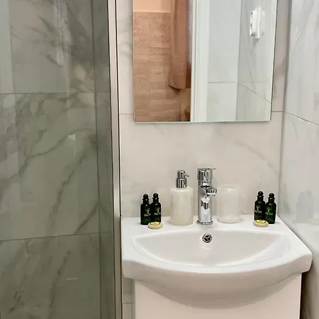 Nennella's House 아파트